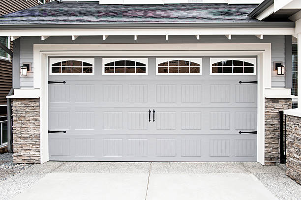 it's a garage door / nothing less and nothing more / than a garage door it's a garage door / nothing less and nothing more / than a garage door